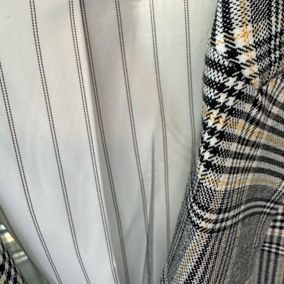 Banana Republic Blazer (new) - Picture 4 of 6